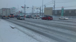 伊勢での大雪、国道２３号新開北交差点付近（徒歩での出勤時）