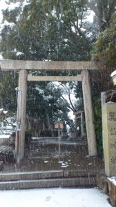 伊勢での大雪、箕曲神社（徒歩での出勤時）