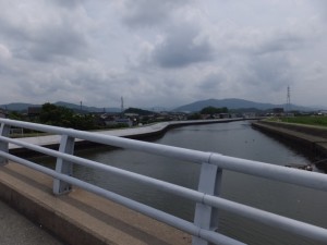 勢田大橋から望む勢田川の上流方向
