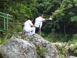 水戸神神社のおんべまつり 鮎占い神事（大滝峡）