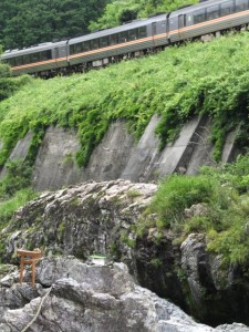 水戸神神社のおんべまつり 鮎占い神事とJR紀勢本線（大滝峡）