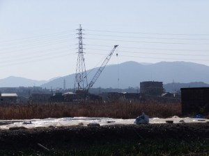 勢田川左岸から望む水管橋工事現場
