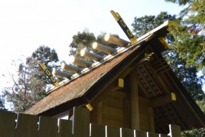 竹神社、檜皮葺の本殿（明和町斎宮）