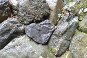 風宮の石垣に隠されていたハート型の石