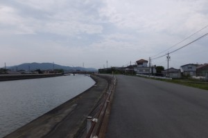 大型トレーラーの搬入出経路（勢田川の水管橋架設工事）