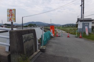 大型トレーラーの搬入出経路（勢田川の水管橋架設工事）