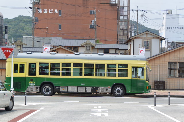 2015年4月1日より路線バスとなった神都バス（伊勢市駅前）