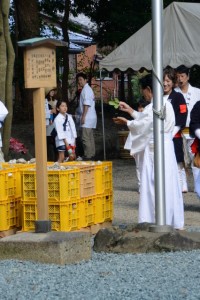 河邊七種神社のお白石持行事（伊勢市河崎）