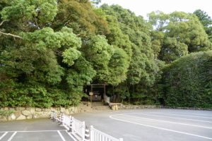 仮殿となっている饗土橋姫神社（皇大神宮 所管社）付近
