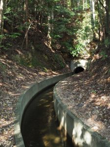 塔ノ本トンネル入口（立梅用水）