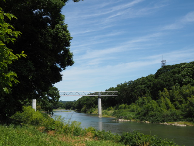 松阪市阿波曽町から望む櫛田川と水管橋