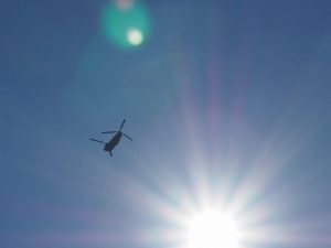 明野航空祭前日に自宅上空を飛ぶヘリコプター